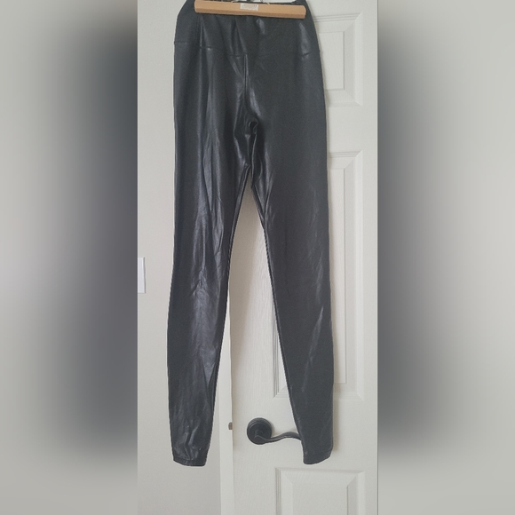 . Aritzia Daria Vegan leather legging - Picture 2 of 3